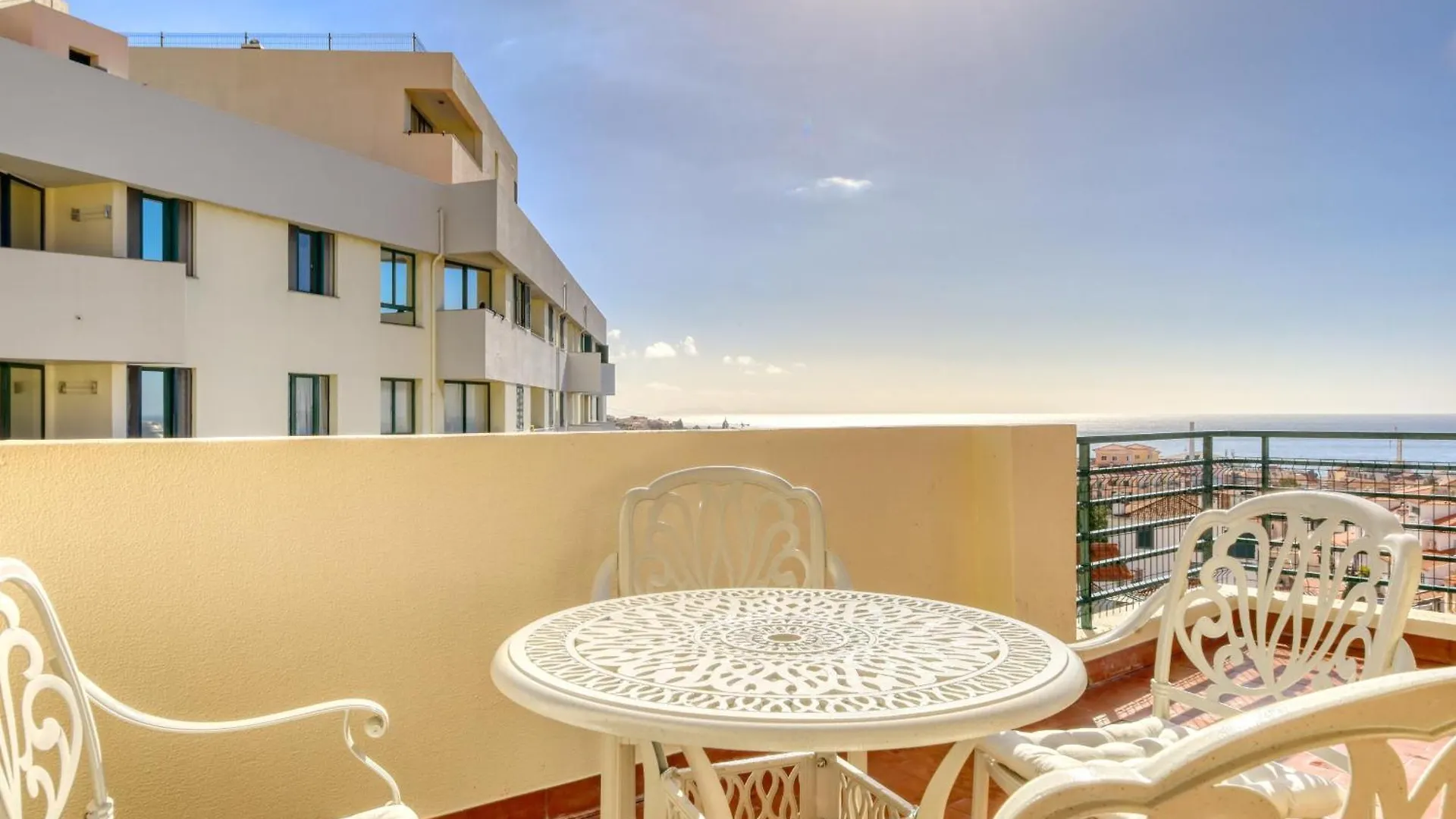 Funchal Panoramic View, A Home In Madeira דירה